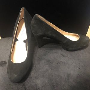 Adrienne Vittadini heels like new!